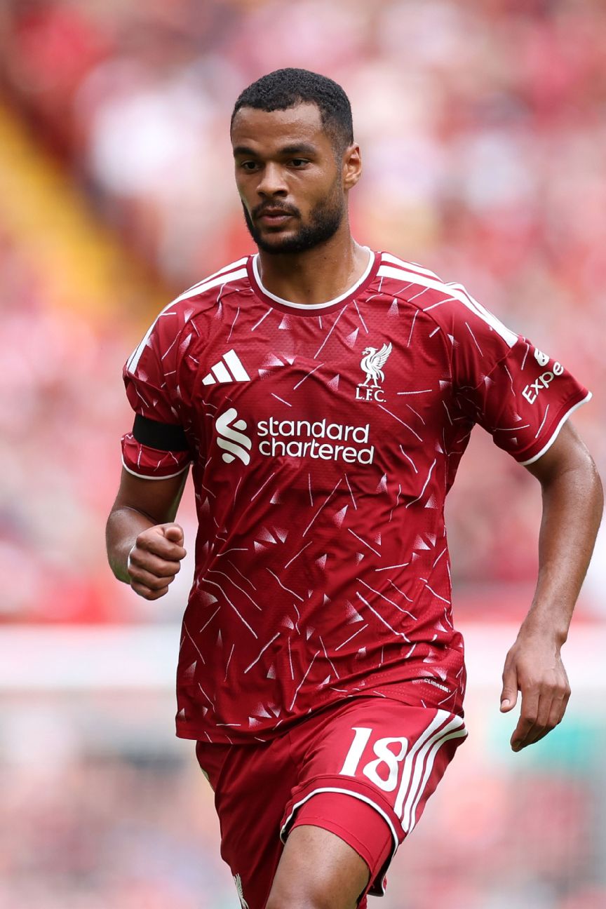 英超转会窗倒计时:10名球星最后时刻去向悬而未决